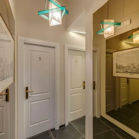 Adrianus Guest house