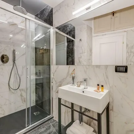 Adrianus Guest house 3*